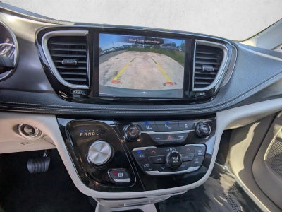 2023 Chrysler Pacifica Hybrid Touring L FWD