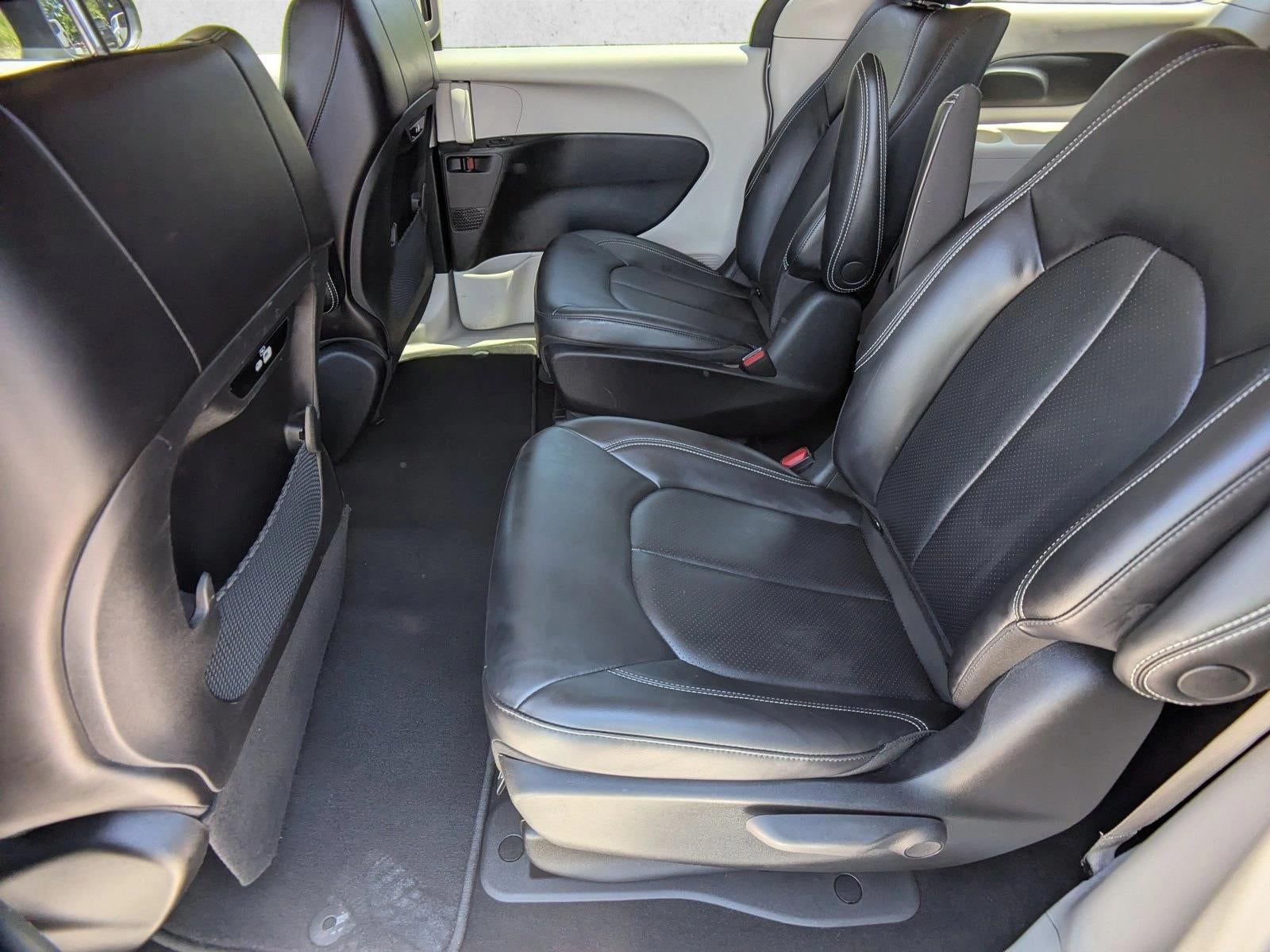 2023 Chrysler Pacifica Hybrid Touring L FWD