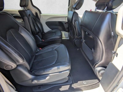 2023 Chrysler Pacifica Hybrid Touring L FWD