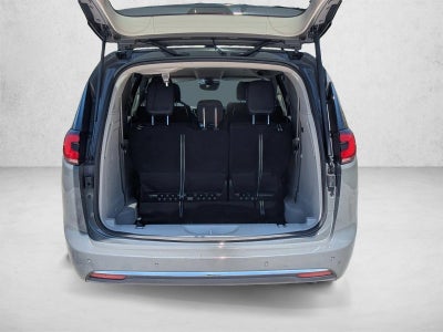 2023 Chrysler Pacifica Hybrid Touring L FWD