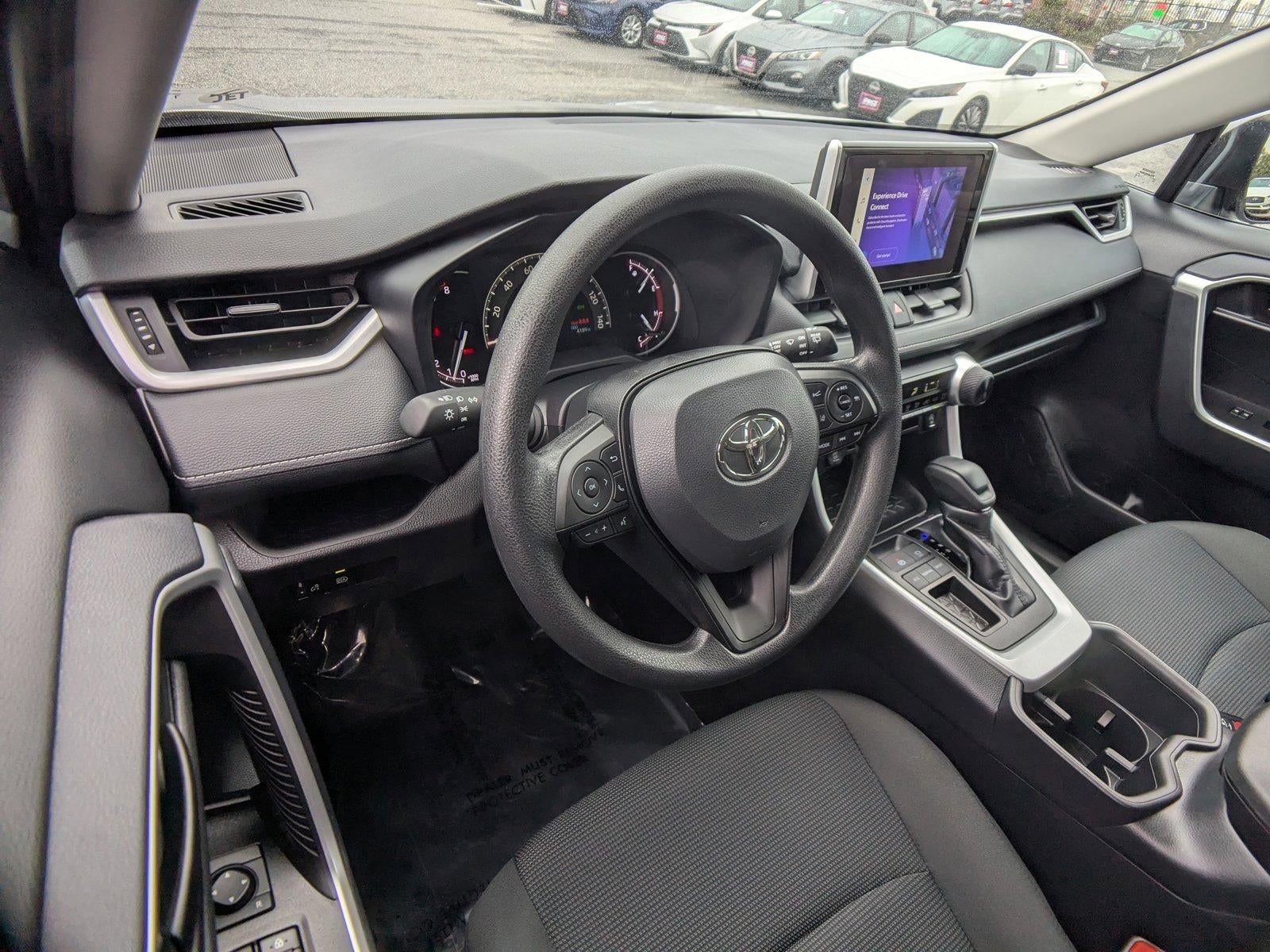 2025 Toyota RAV4 LE FWD (Natl)