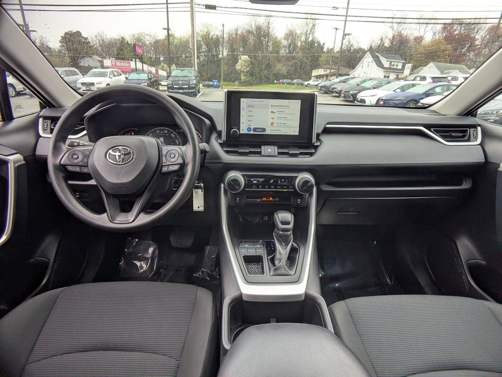 2025 Toyota RAV4 LE FWD (Natl)