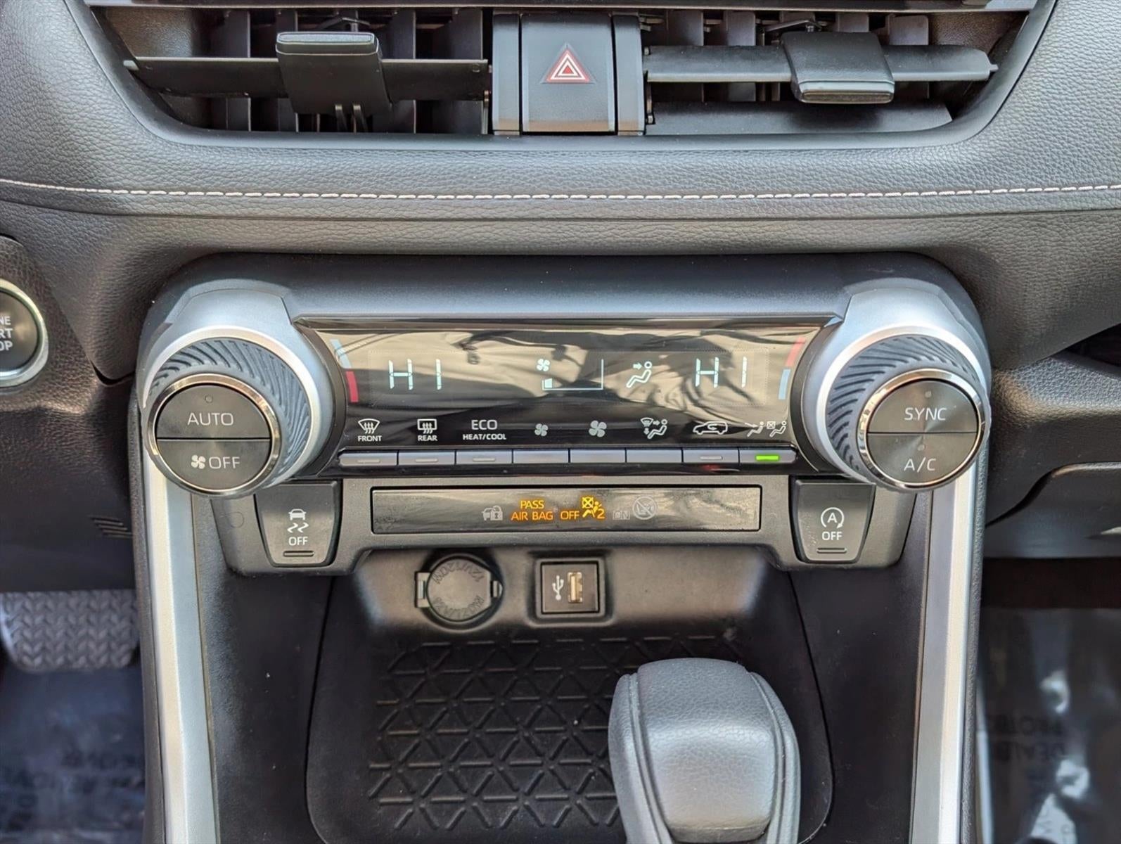 2024 Toyota RAV4 XLE FWD (GS)