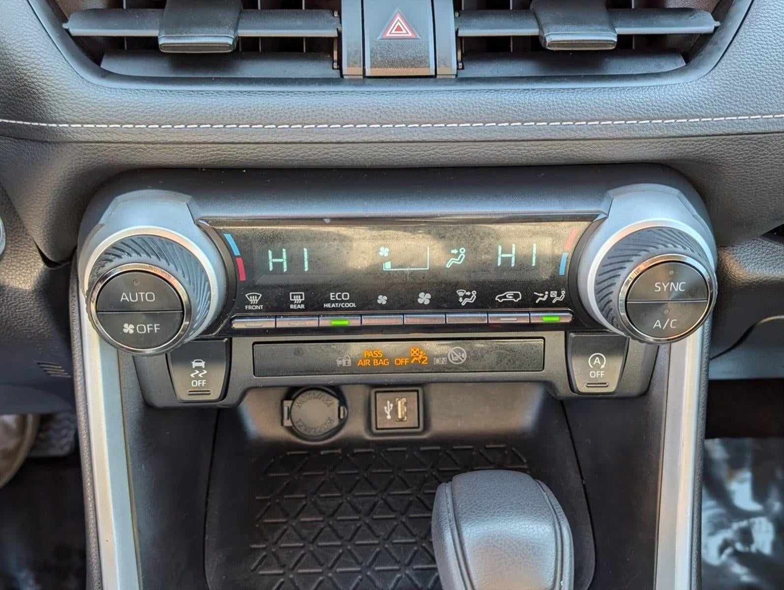 2024 Toyota RAV4 XLE FWD (GS)