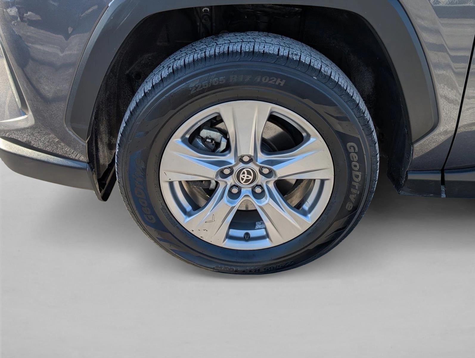 2024 Toyota RAV4 XLE FWD (GS)