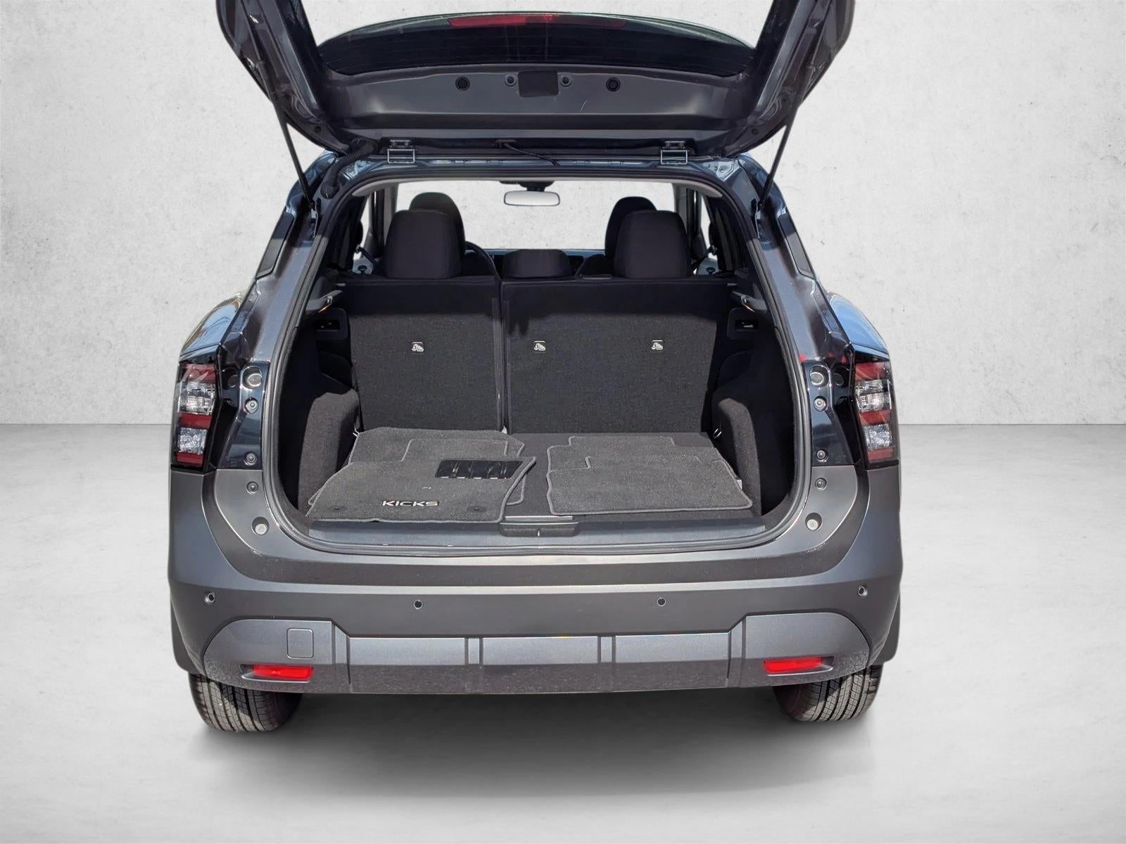 2025 Nissan Kicks SV FWD