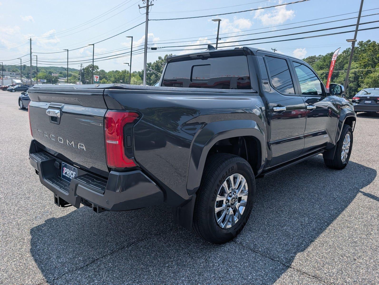 2025 Toyota Tacoma 4WD 4WD Limited Double Cab 5' Bed AT (Natl)