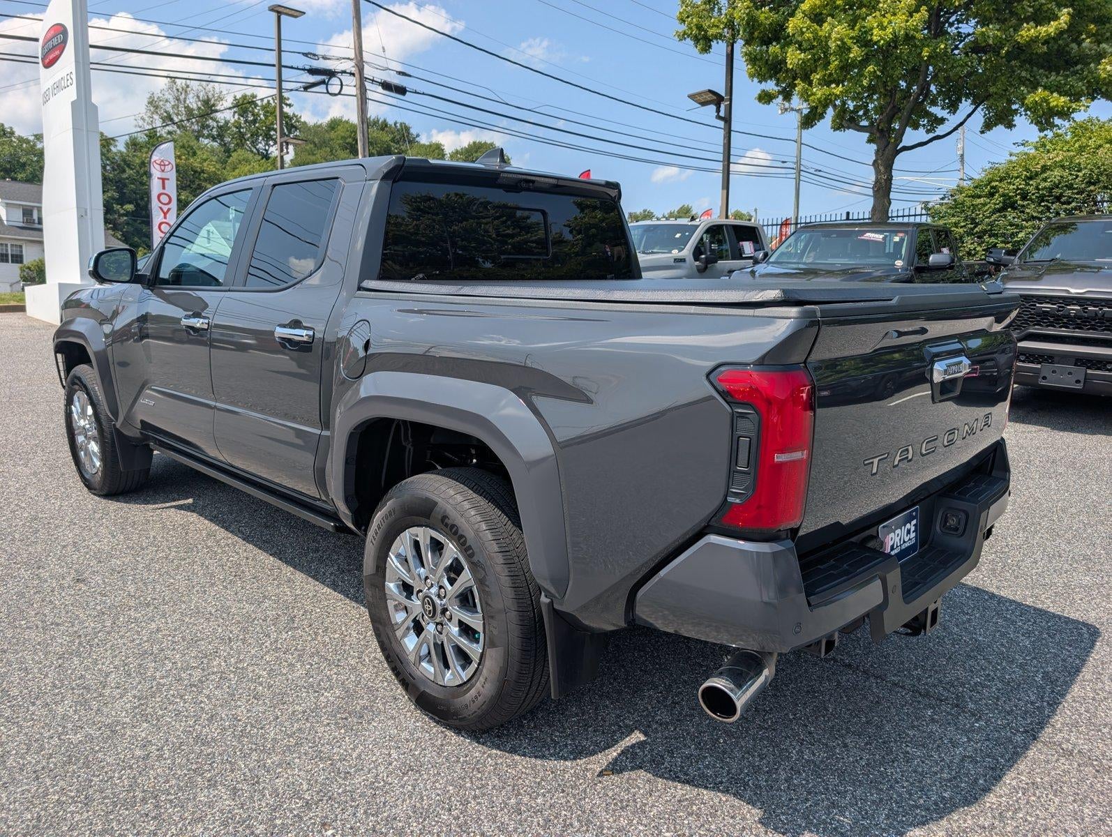 2025 Toyota Tacoma 4WD 4WD Limited Double Cab 5' Bed AT (Natl)