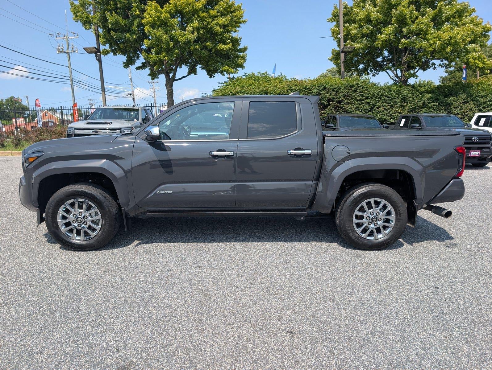 2025 Toyota Tacoma 4WD 4WD Limited Double Cab 5' Bed AT (Natl)