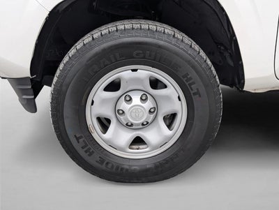 2023 Toyota Tacoma 2WD 2WD SR5 Double Cab 5' Bed I4 AT (SE)