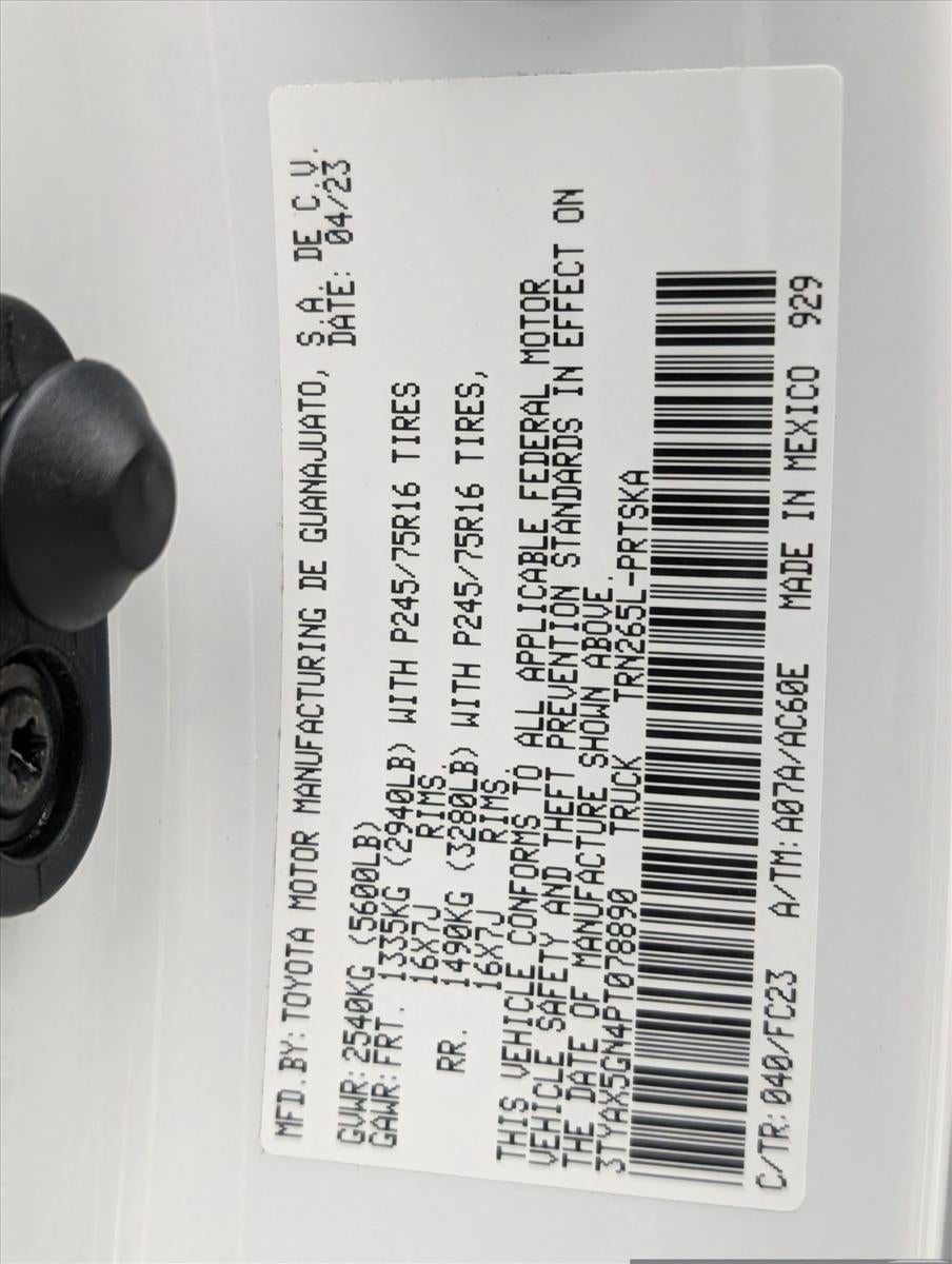 2023 Toyota Tacoma 2WD 2WD SR5 Double Cab 5' Bed I4 AT (SE)