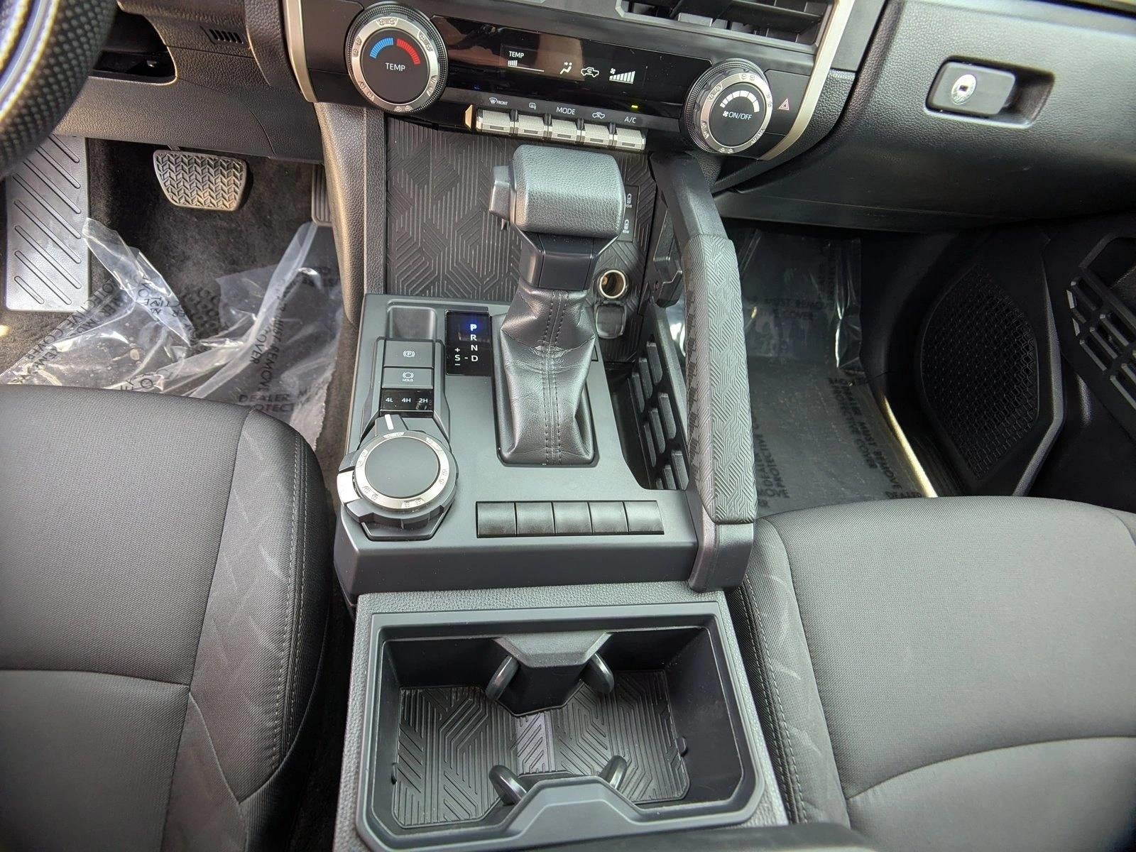 2024 Toyota Tacoma 4WD 4WD SR Double Cab 5' Bed AT (Natl)