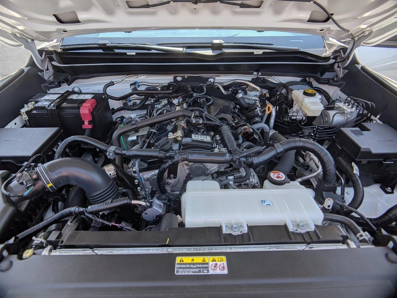 2024 Toyota Tacoma 4WD 4WD SR Double Cab 5' Bed AT (Natl)