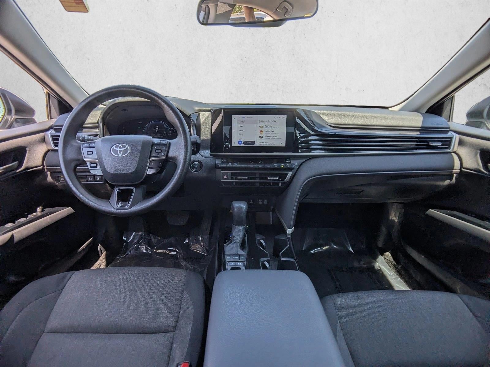 2025 Toyota Camry LE (Natl)