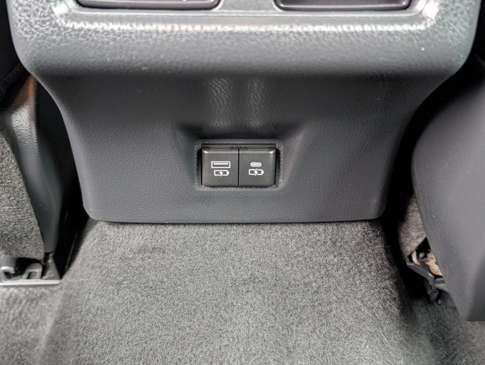 2025 Toyota Camry SE (SE)