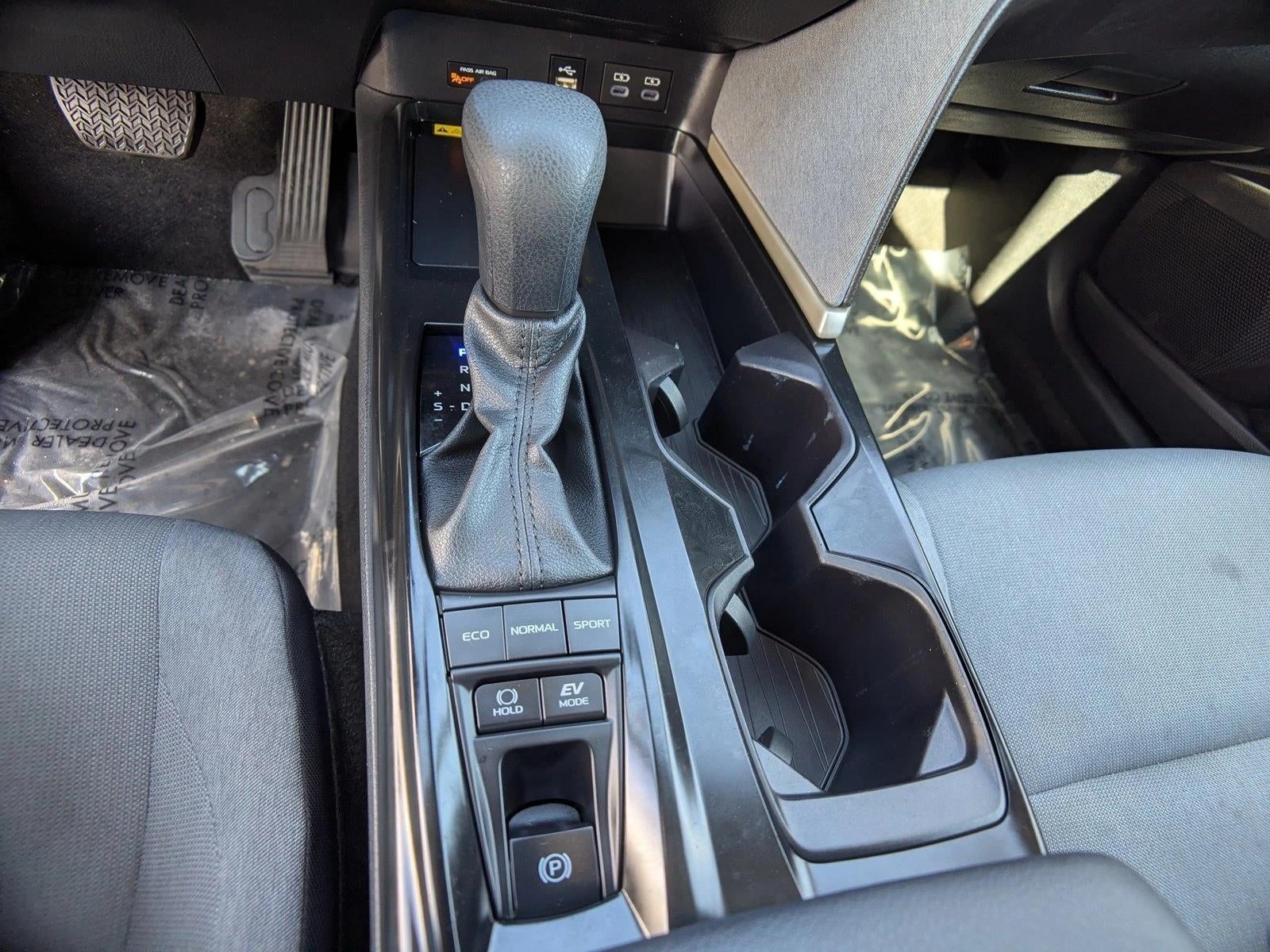2025 Toyota Camry LE (Natl)