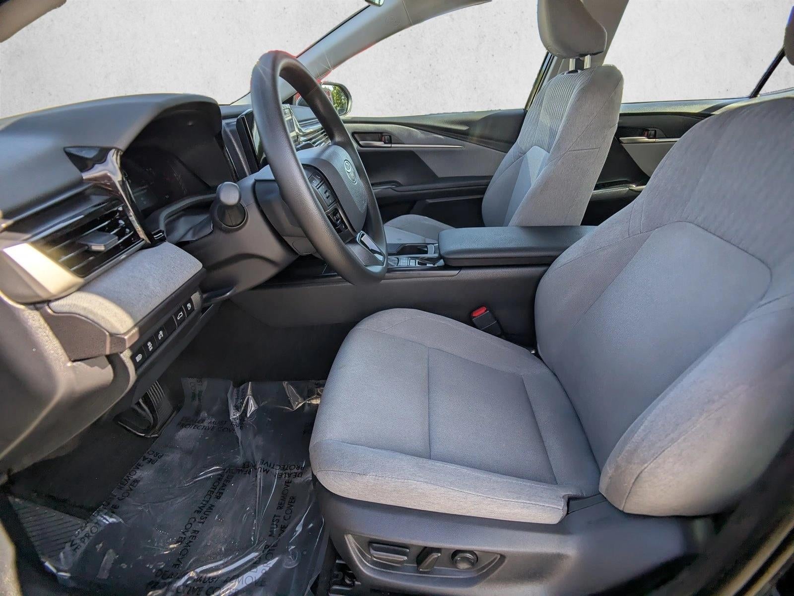 2025 Toyota Camry LE (Natl)