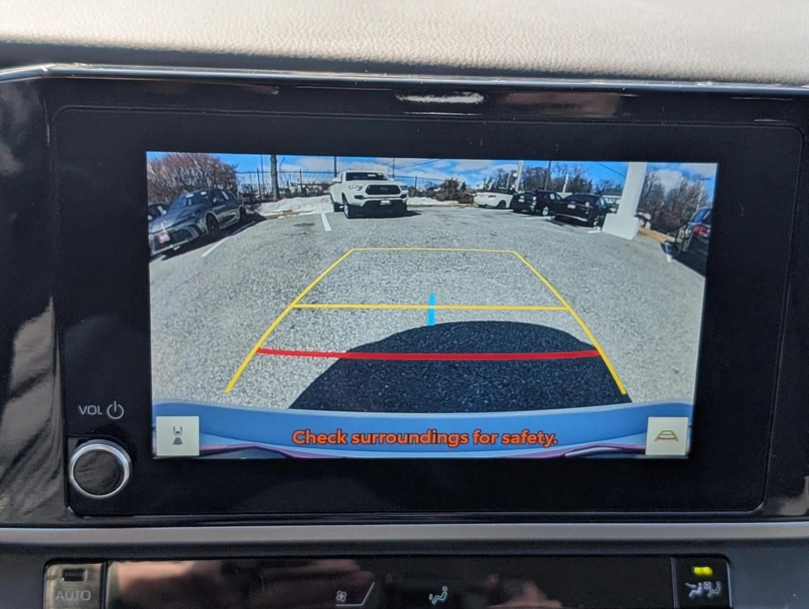 2025 Toyota Camry LE (SE)