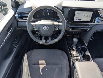 2025 Toyota Camry LE (SE)