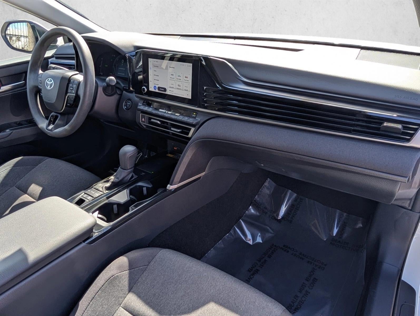 2025 Toyota Camry LE (SE)