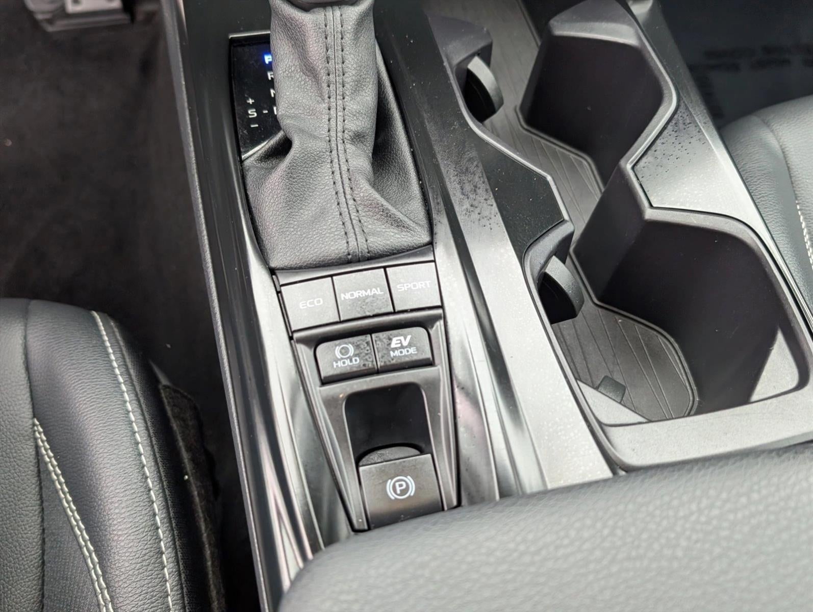 2025 Toyota Camry SE (SE)