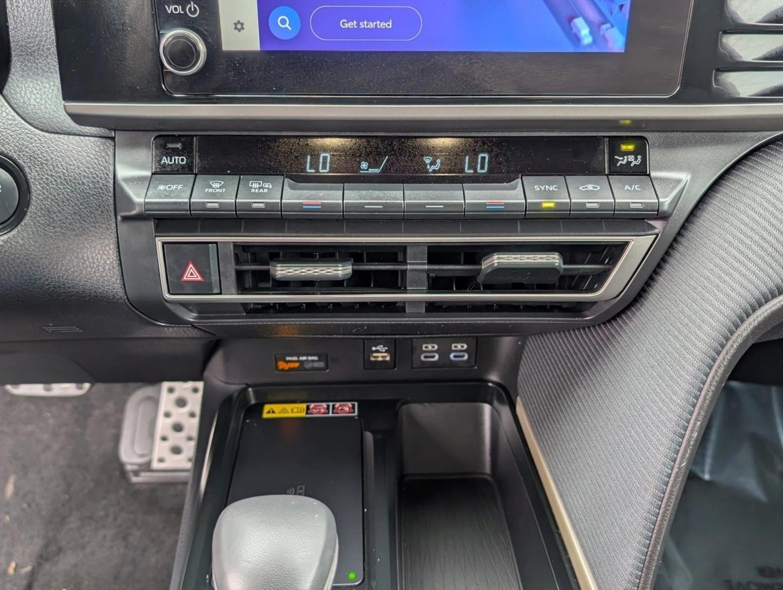 2025 Toyota Camry SE (SE)