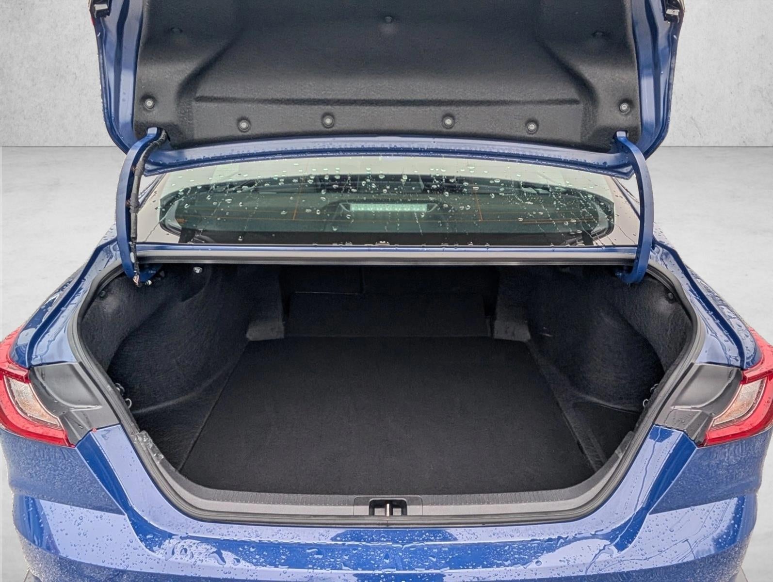 2025 Toyota Camry SE (SE)