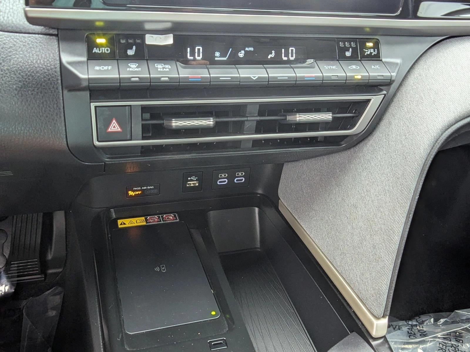 2025 Toyota Camry LE AWD (Natl)