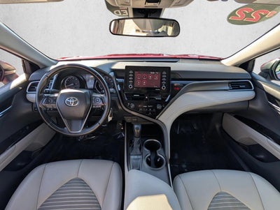 2022 Toyota Camry SE Auto (SE)