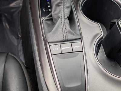 2024 Toyota Camry SE Auto (SE)