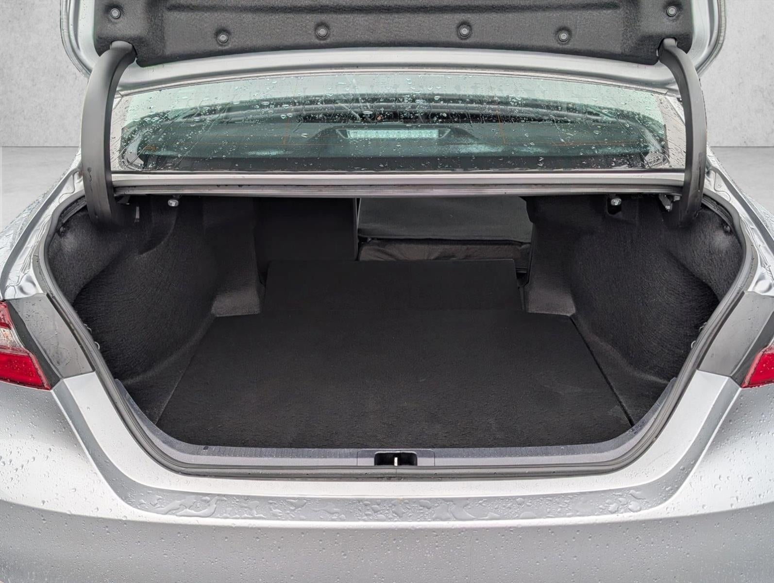 2024 Toyota Camry SE Auto (SE)