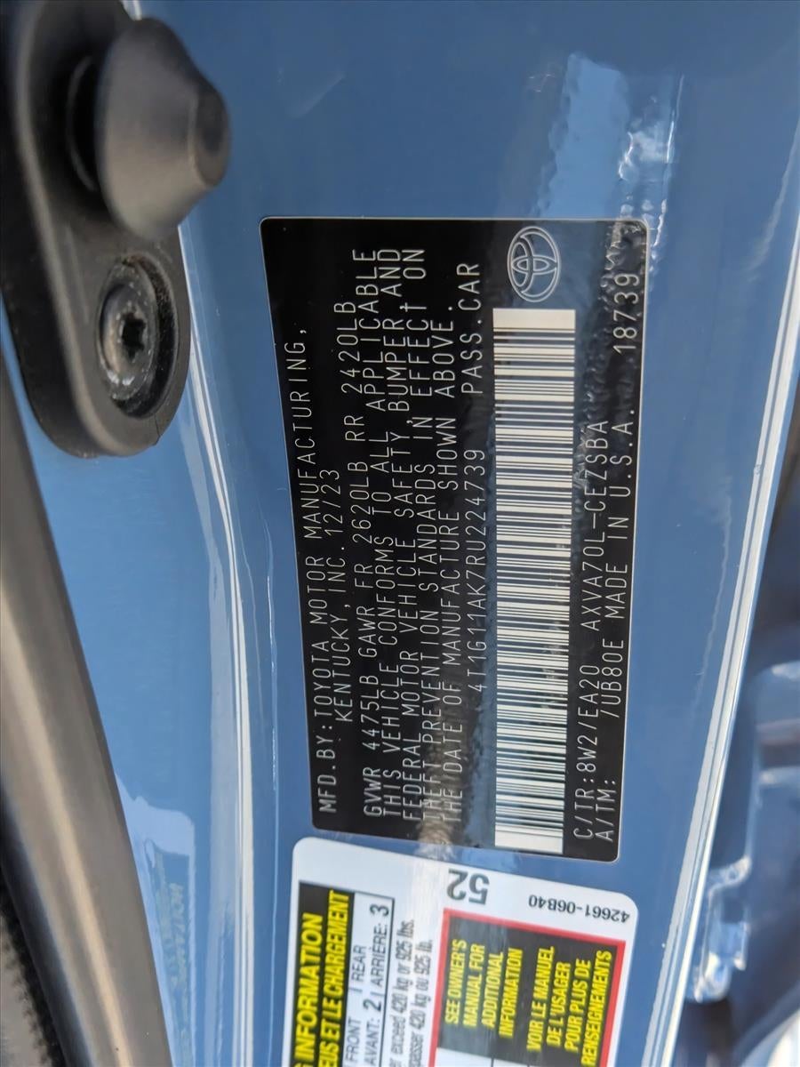 2024 Toyota Camry SE Auto (SE)