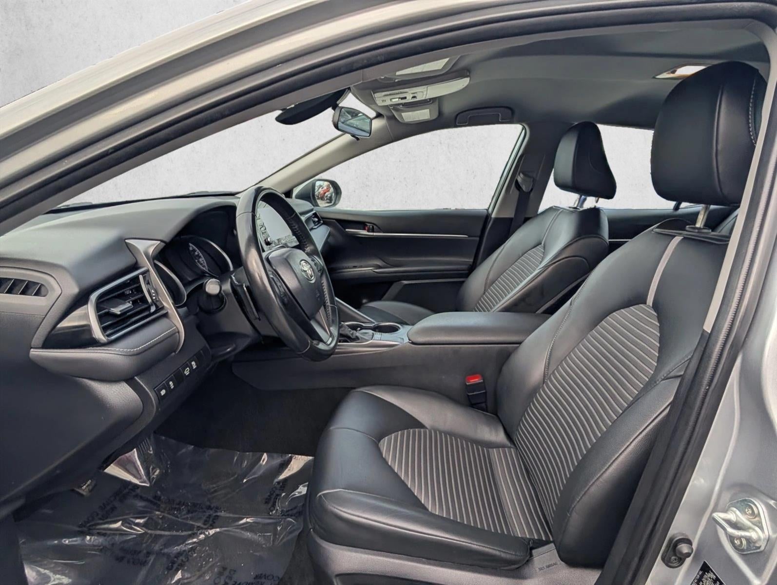 2023 Toyota Camry SE Auto (SE)