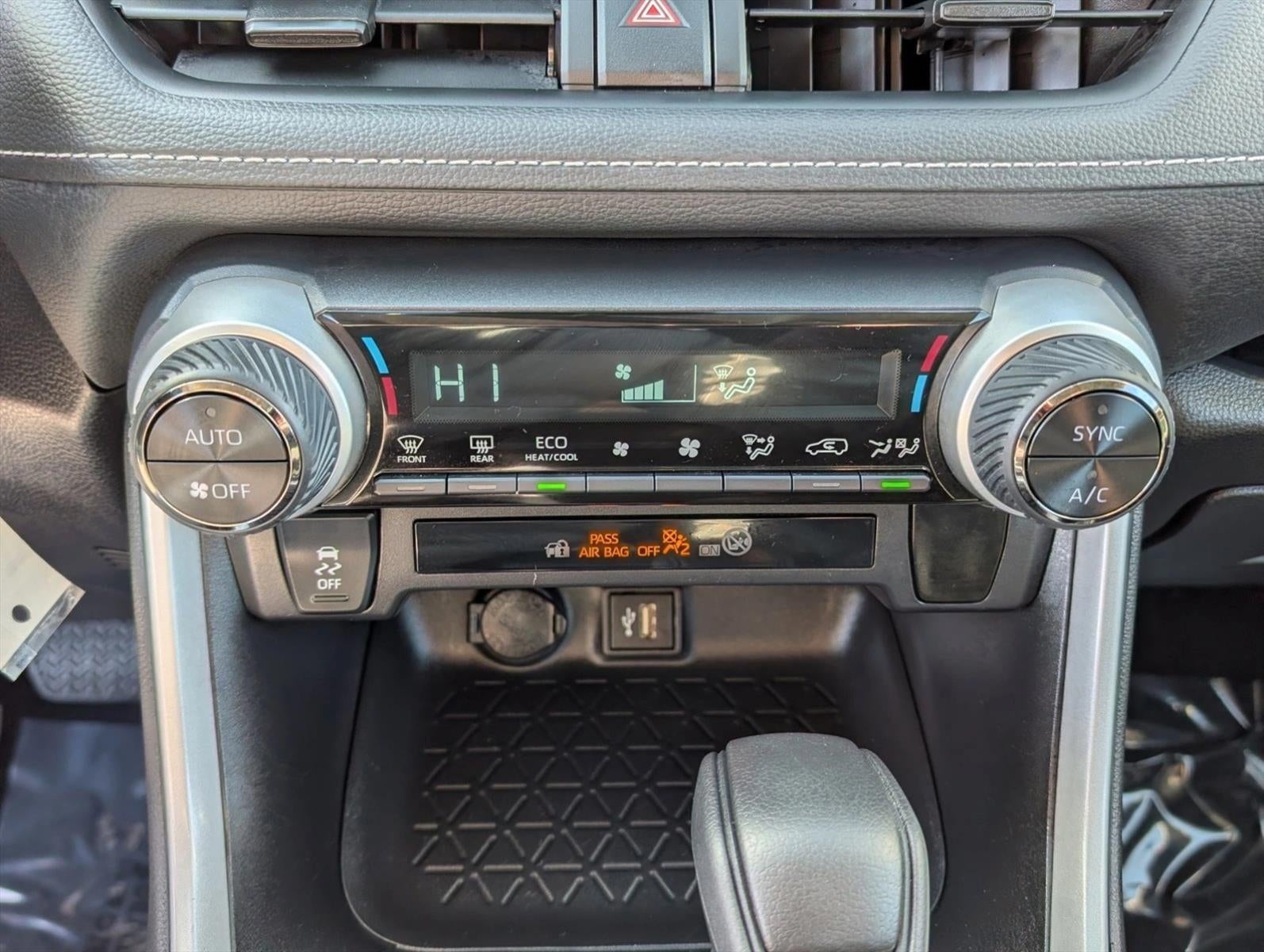 2025 Toyota RAV4 Hybrid LE AWD (Natl)