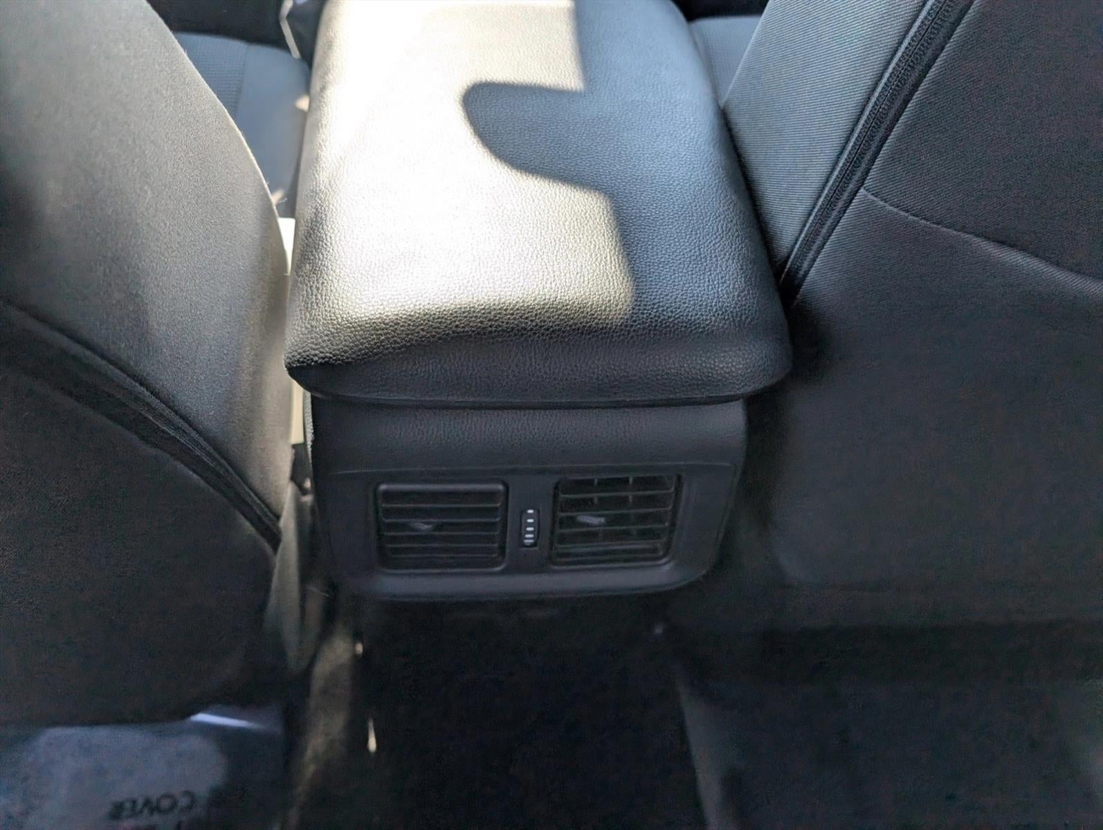 2025 Toyota RAV4 Hybrid LE AWD (Natl)