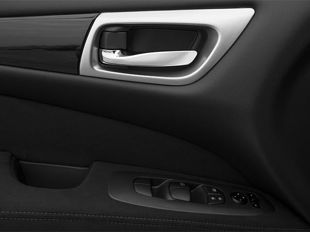 2013 Nissan Pathfinder 4WD 4dr Platinum