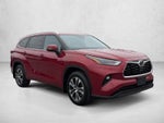 2022 Toyota Highlander XLE AWD (Natl)