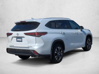 2022 Toyota Highlander XLE AWD (Natl)