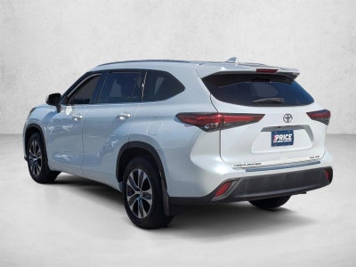 2022 Toyota Highlander XLE AWD (Natl)