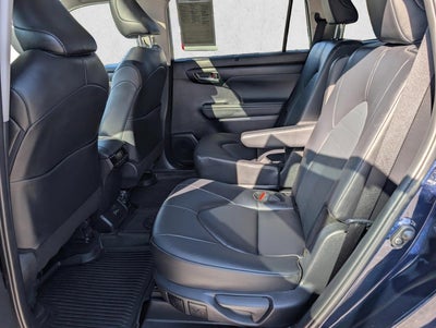 2025 Toyota Highlander XLE AWD (Natl)