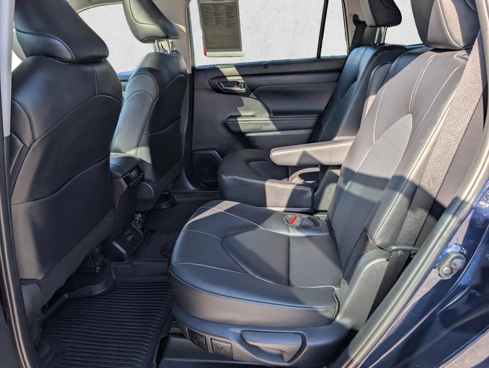 2025 Toyota Highlander XLE AWD (Natl)