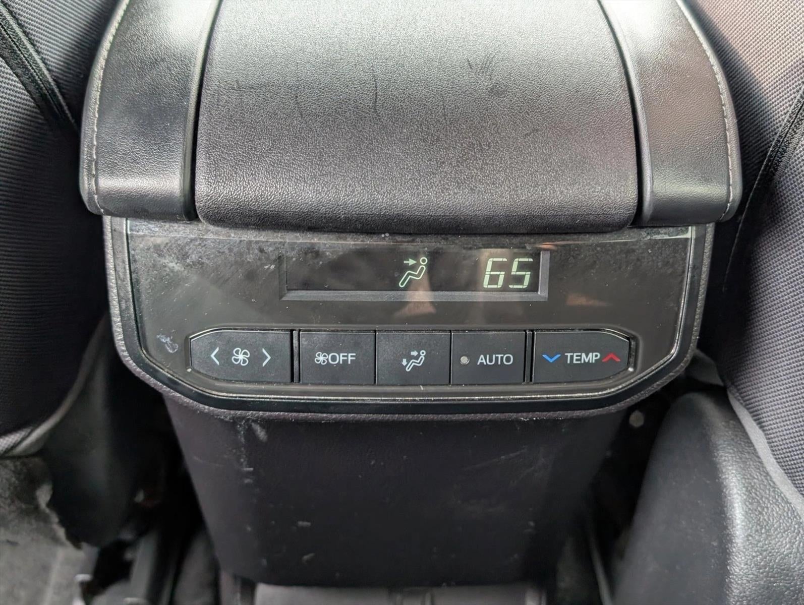 2023 Toyota Highlander LE AWD (Natl)