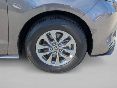 2024 Toyota Sienna XLE FWD 8-Passenger (Natl)