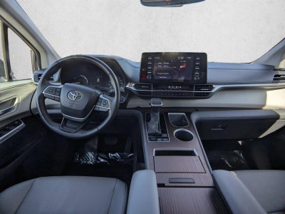 2024 Toyota Sienna XLE FWD 8-Passenger (Natl)
