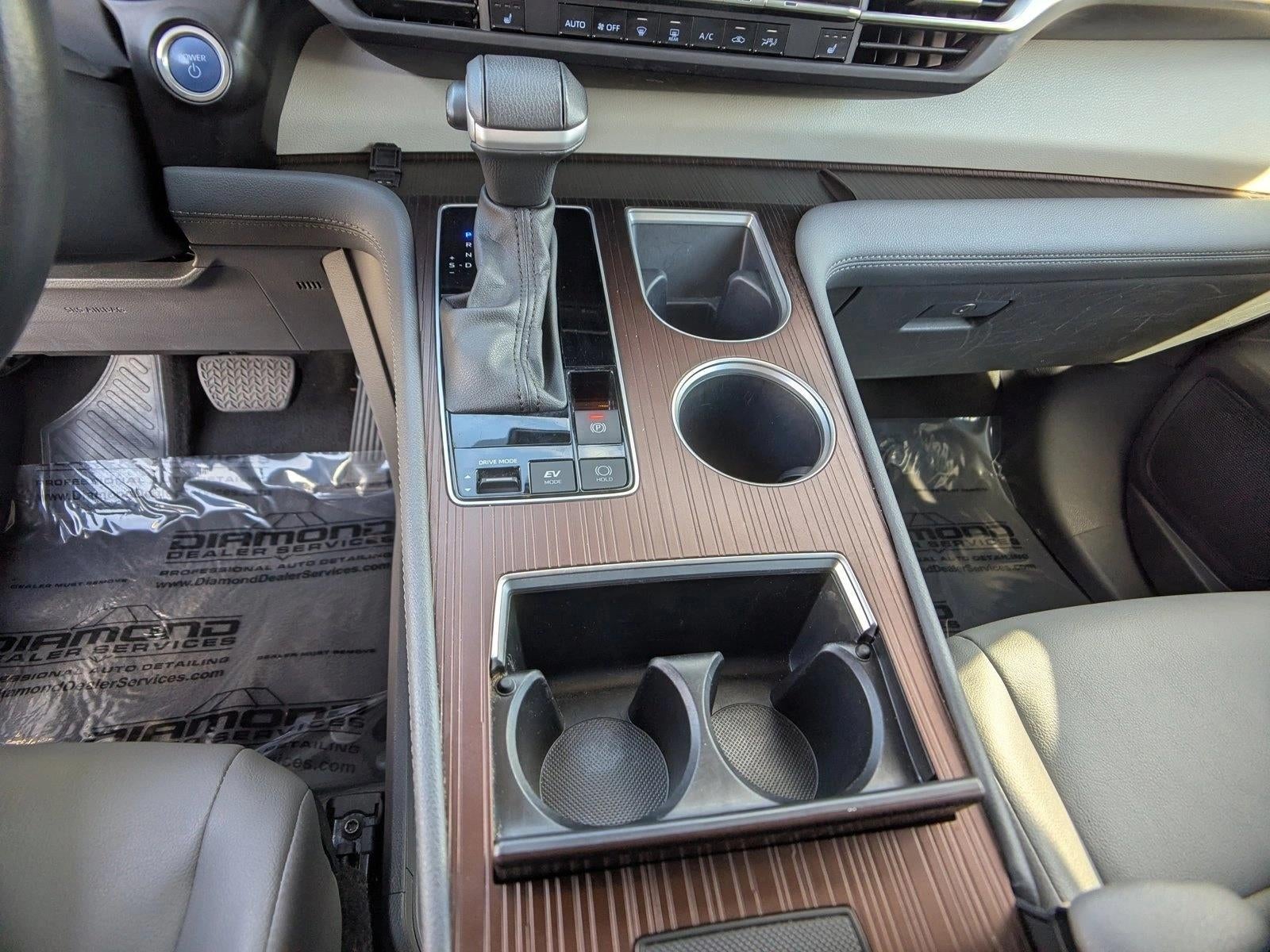 2024 Toyota Sienna XLE FWD 8-Passenger (Natl)