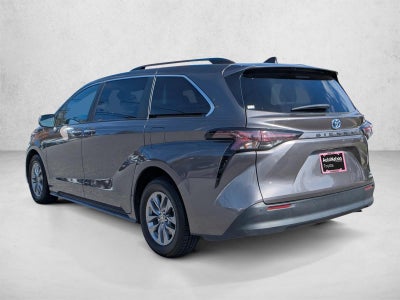 2024 Toyota Sienna XLE FWD 8-Passenger (Natl)