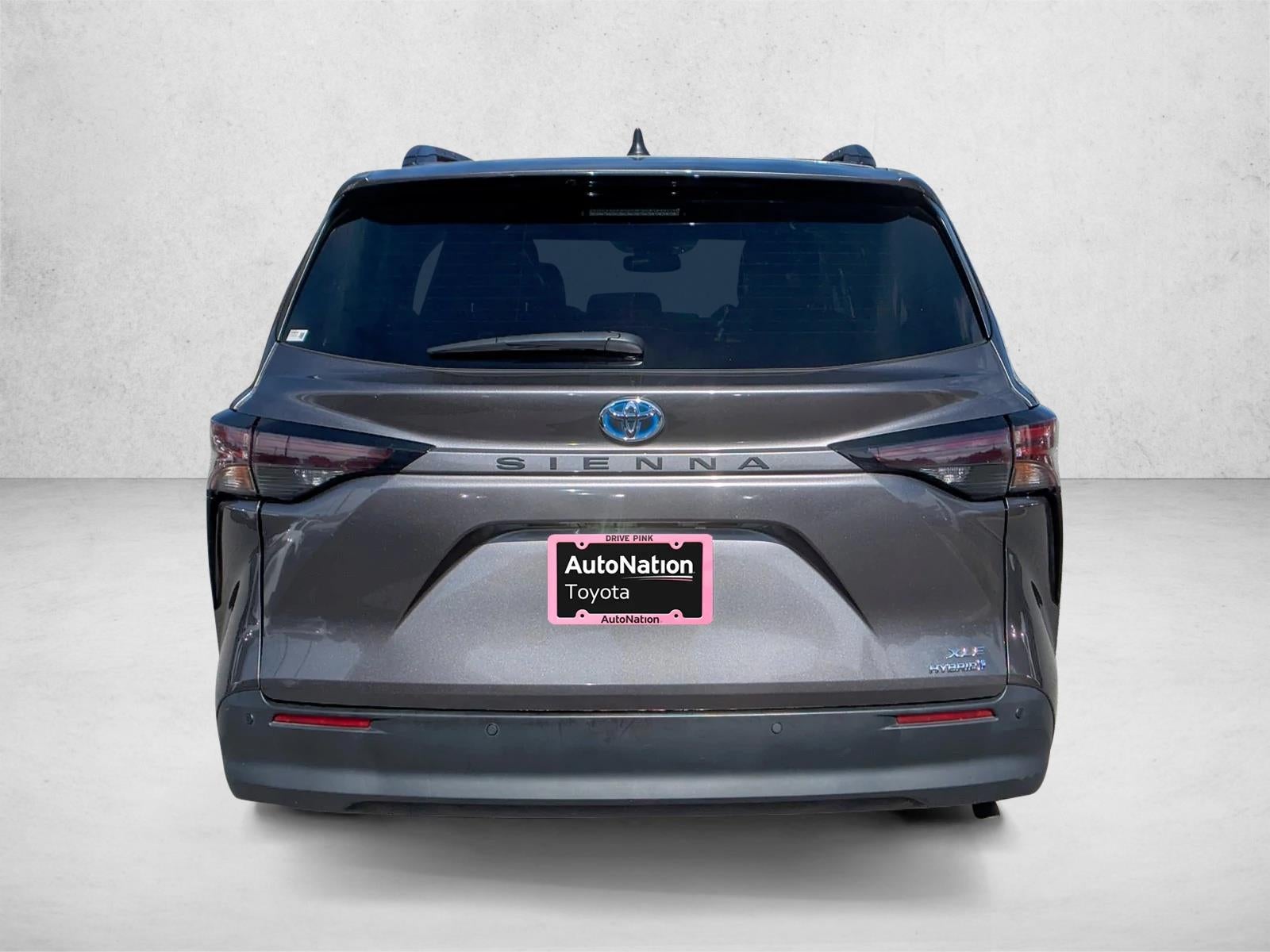 2024 Toyota Sienna XLE FWD 8-Passenger (Natl)