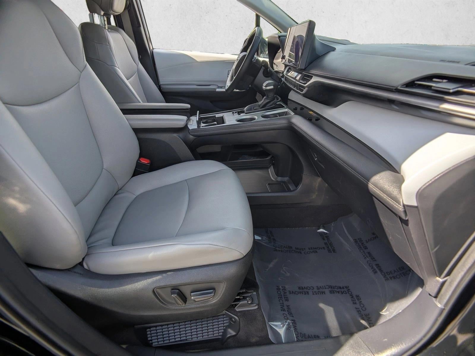 2025 Toyota Sienna XLE FWD 8-Passenger (Natl)