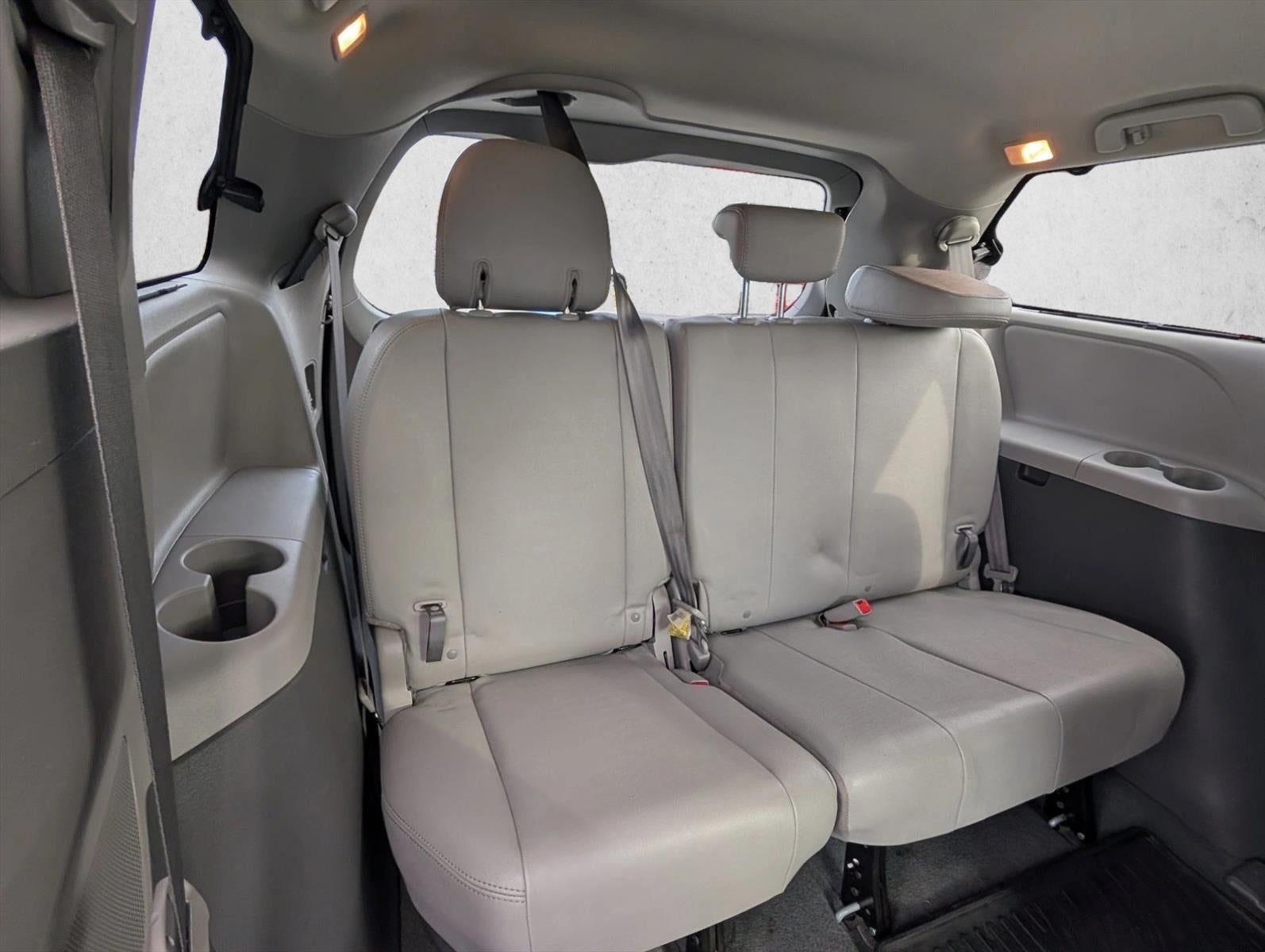 2020 Toyota Sienna XLE Premium FWD 8-Passenger (Natl)