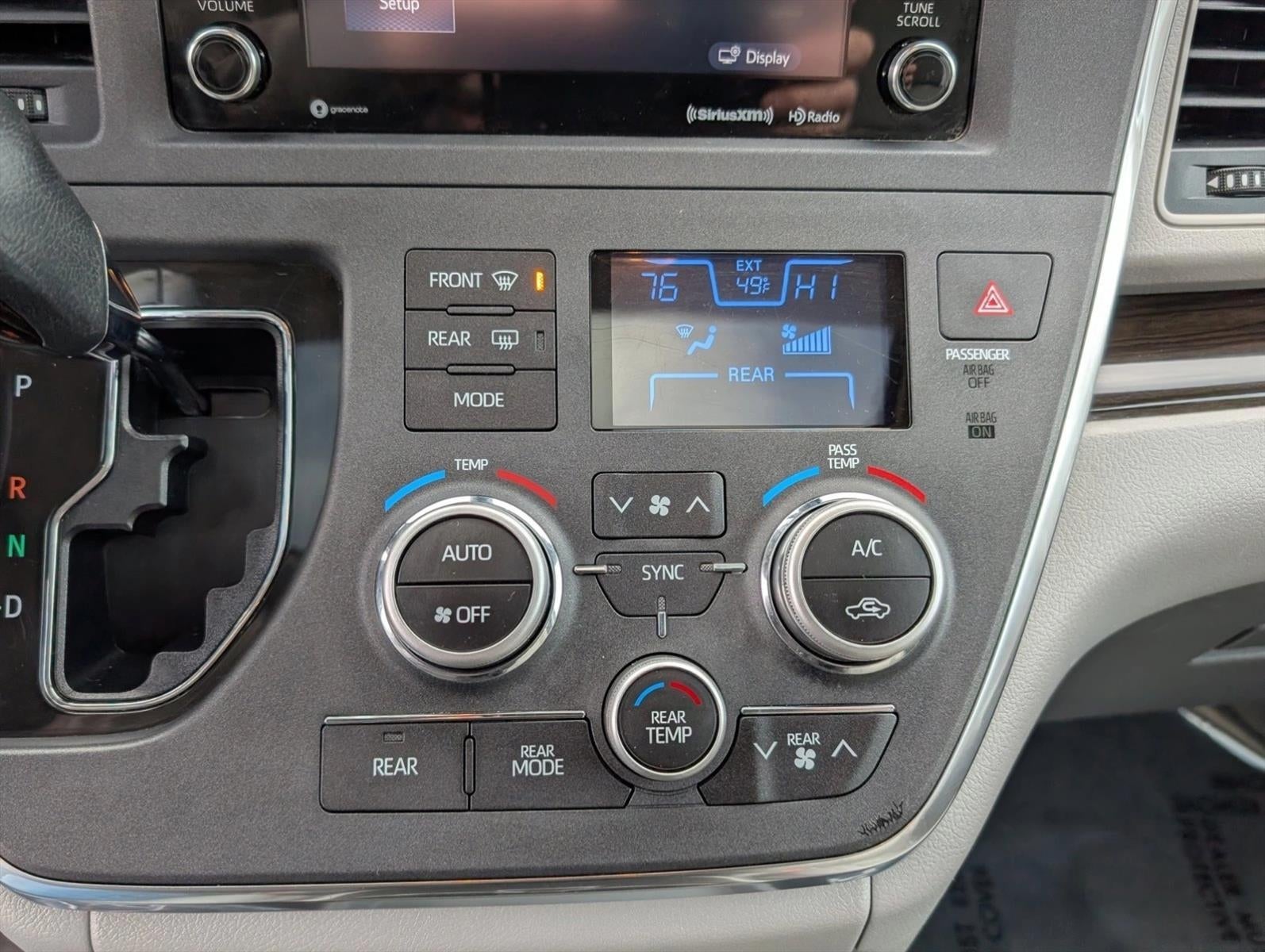 2018 Toyota Sienna XLE FWD 8-Passenger (Natl)